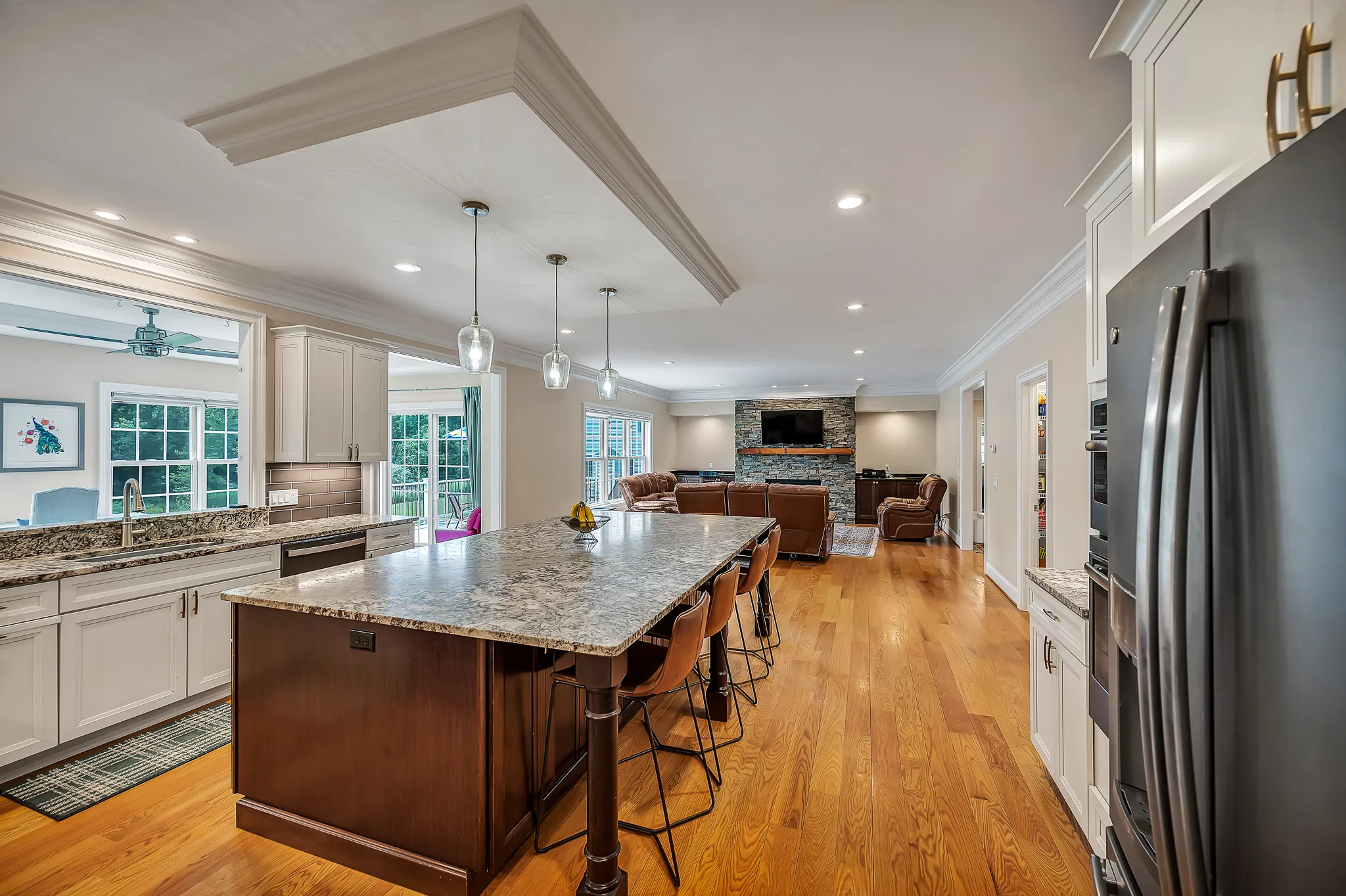 Beautiful kitchen island seating real estate photo in Middletown, CT